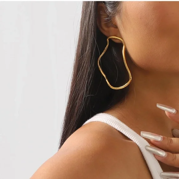 NWOT Anthropologie Gold Asymmetrical Post Earrings - Picture 2 of 4